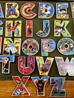 RARE VINTAGE "Victory" Wooden Animal Alphabet Blocks 1920's-30's
